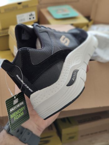 SKECHERS Arch Fit
